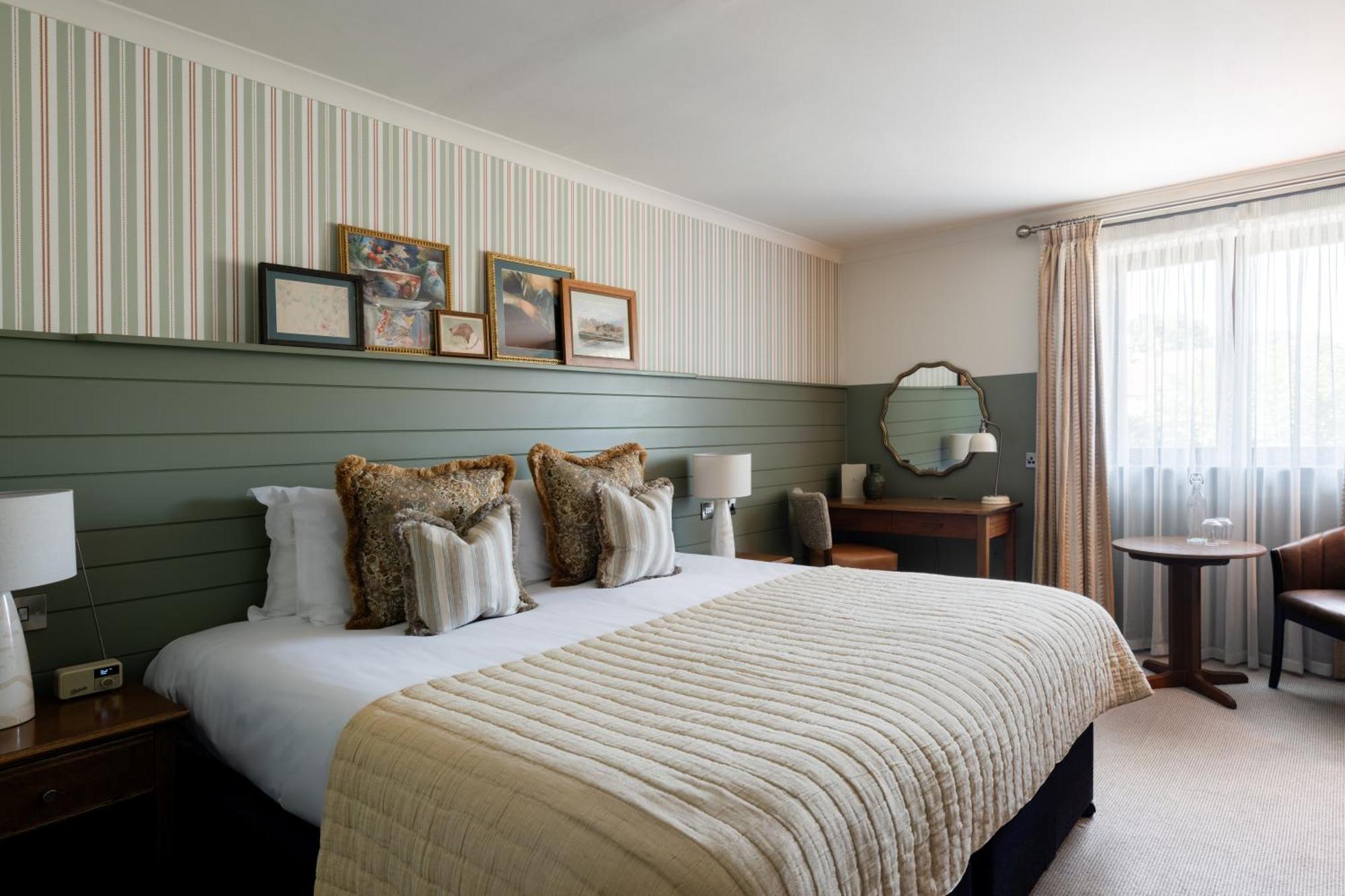 Hotel Crown Chertsey